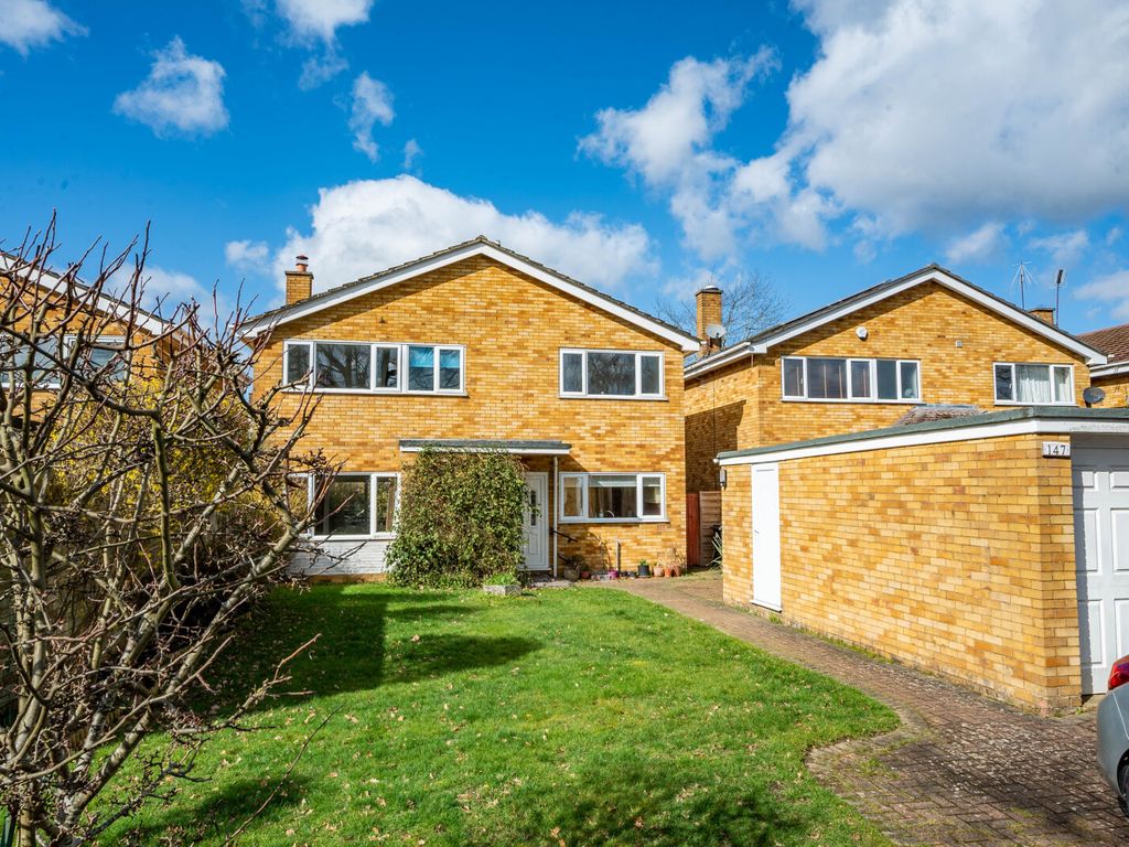 4 bed detached house to rent in Westfields, St. Albans, Hertfordshire