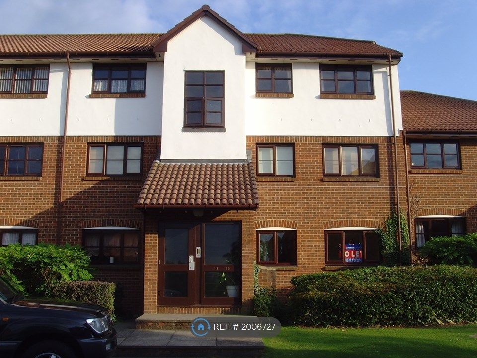 2 bed flat to rent in Cooper Close, Greenhithe DA9, £1,195 pcm Zoopla
