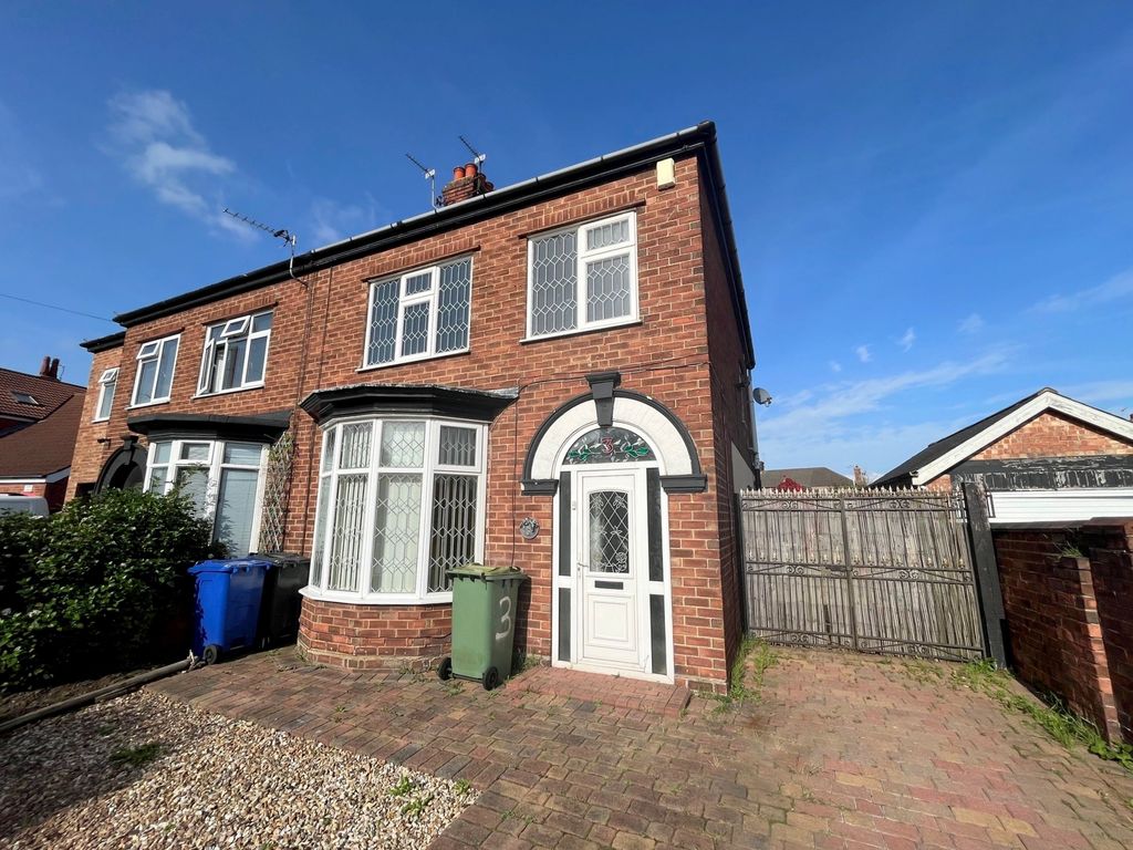 3 bed semidetached house to rent in Queen Mary Avenue, Cleethorpes