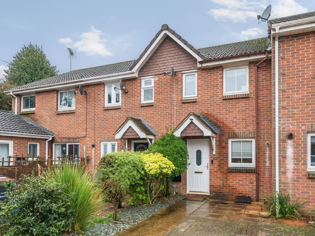 2 bed terraced house for sale in Coachways, Andover SP10, £265,000 Zoopla