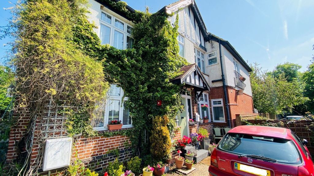 3 bed semidetached house for sale in Westview Cottages, Short Lane