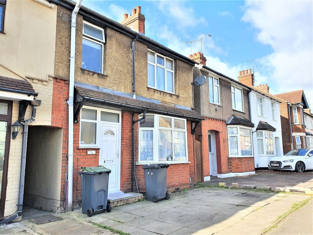 3 bed semidetached house to rent in Beechwood Road, Leagrave, Luton