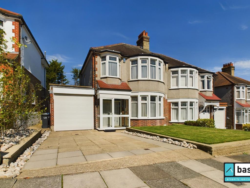 3 bed semidetached house to rent in Beechdale, Winchmore Hill, London