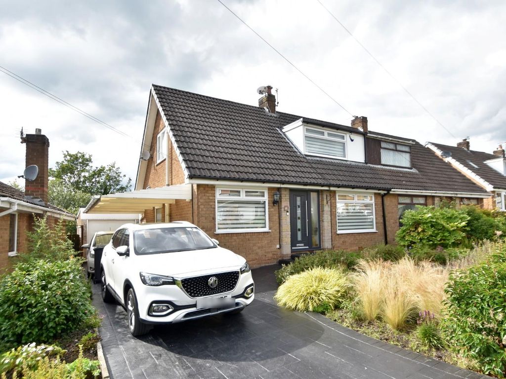 3 bed semidetached bungalow for sale in Humber Drive, Bury BL9, £