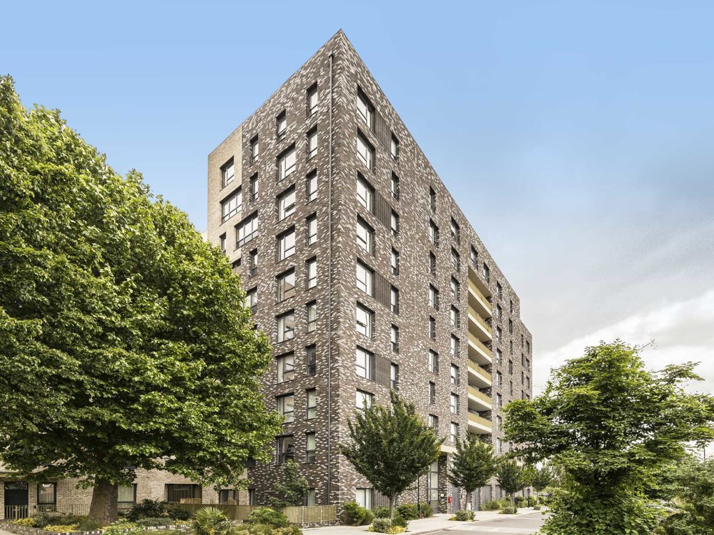 1 bed flat for sale in Stanley Road, London W3, £375,000 Zoopla