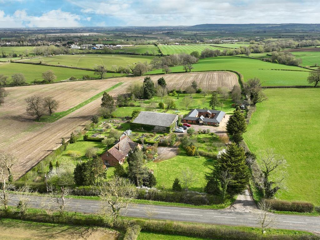 9 bed detached house for sale in Mursley Road, Stewkley, Buckinghamshire LU7, £2,000,000 Zoopla