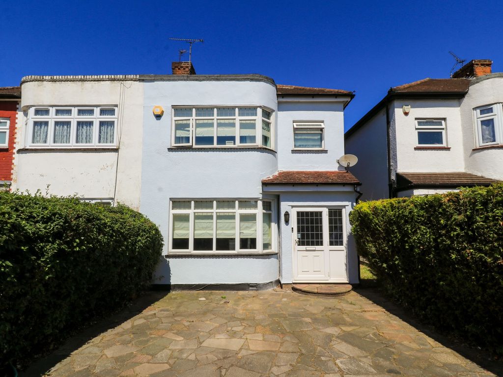 3 bed semidetached house for sale in Hertford Road, Enfield EN3, £