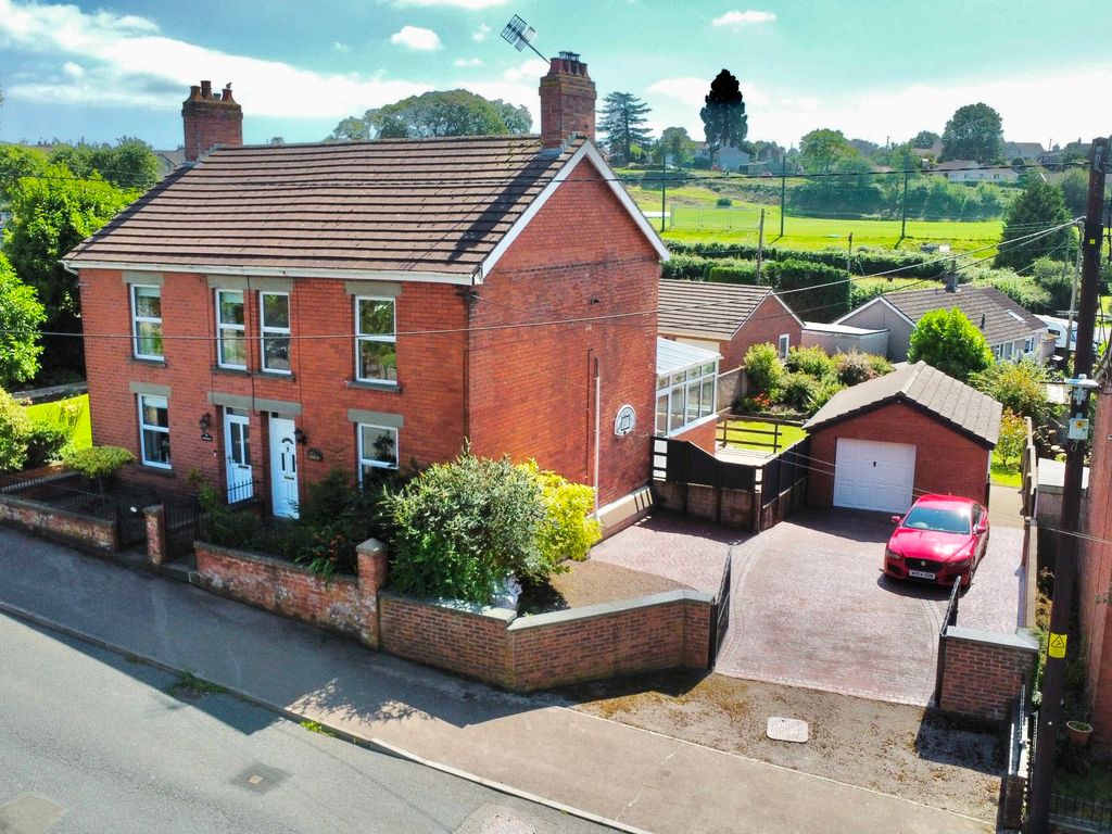 4 bed semidetached house for sale in Sunray, Oakwood Road, Bream