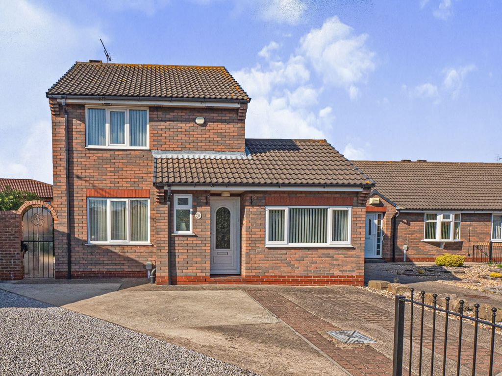 3 bed detached house for sale in Harcourt Drive, Hull, East Yorkshire HU9 Zoopla