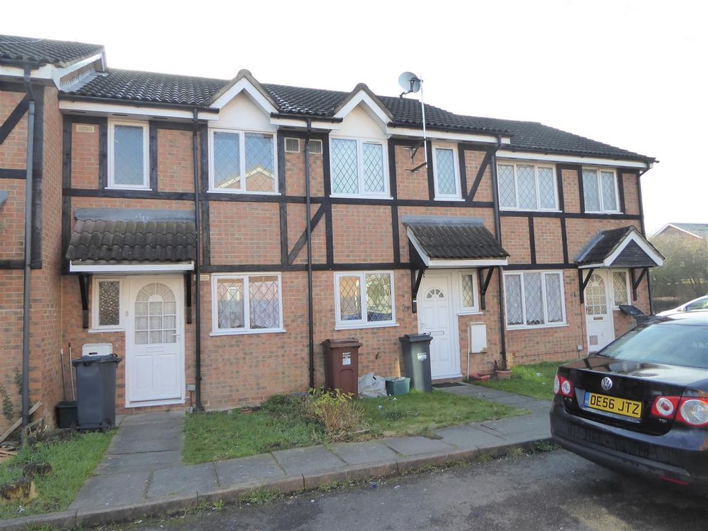 2 bed terraced house to rent in Beaulieu Close, Hounslow TW4, £1,500