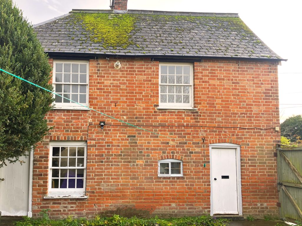 2 bed end terrace house to rent in Crowell Road, Kingston Blount