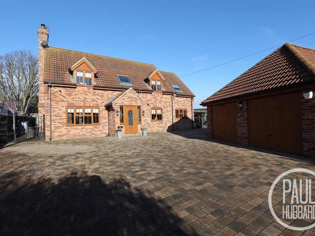 4 bed detached house for sale in Long Road, Lowestoft, Suffolk NR33