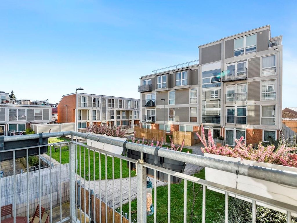 Brownell Place, London W7