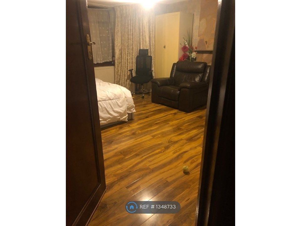 4 bed semidetached house to rent in Sidcup Road, London SE12 Zoopla