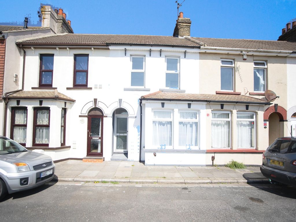 3 bed terraced house for sale in Watling Street, Rochester ME2 Zoopla
