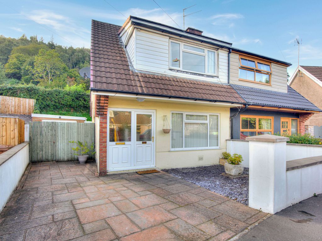 3 bed semidetached house for sale in Glyn Bedw, Llanbradach
