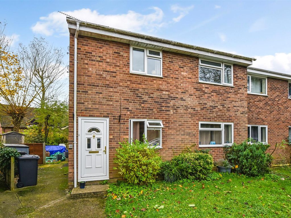 2 bed for sale in Sunnyside Close, Charlton, Andover