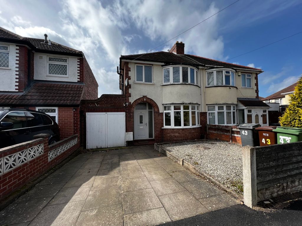 3 bed semidetached house for sale in Lambert Road, Fallings Park