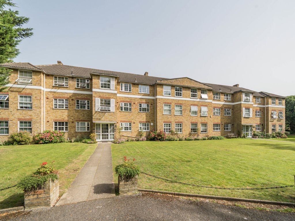 2 bed flat for sale in Kemnal Road, Chislehurst, Kent BR7, £550,000