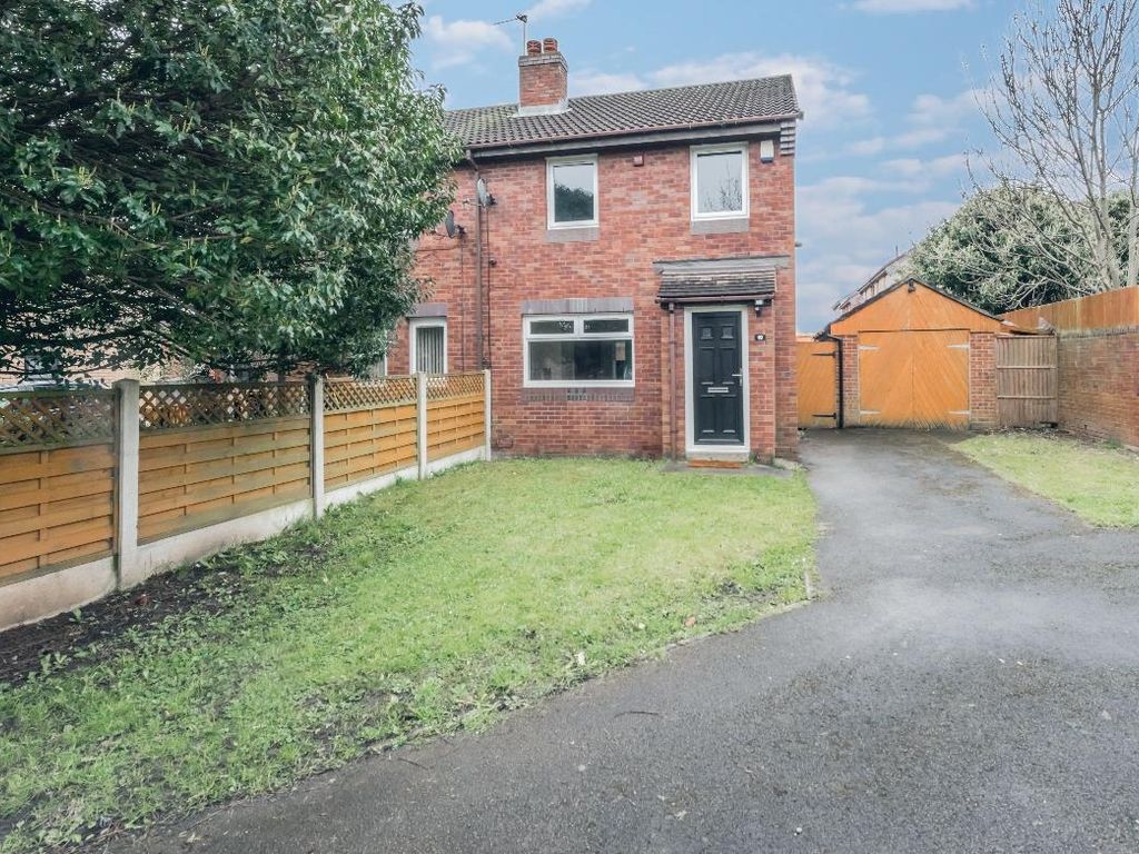 3 bed semidetached house for sale in Middle Cross Street, Armley