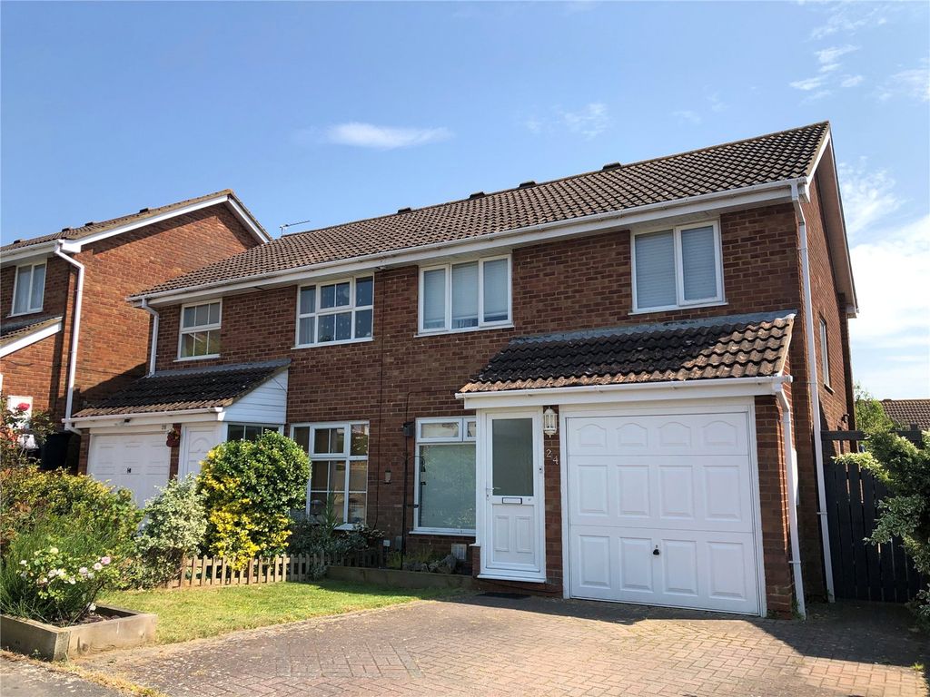 3 bed semidetached house for sale in Langdale Drive, Freshbrook