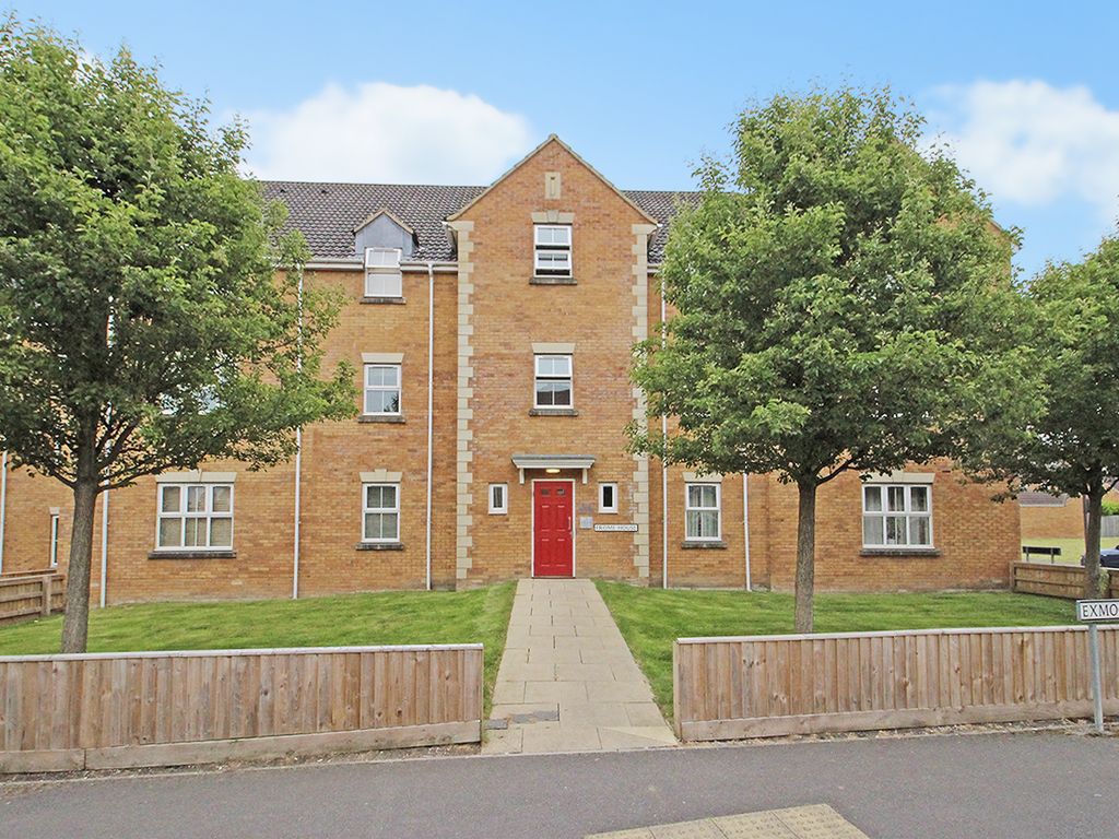 2 bed flat to rent in Sandalwood Road, Westbury, Wiltshire, England