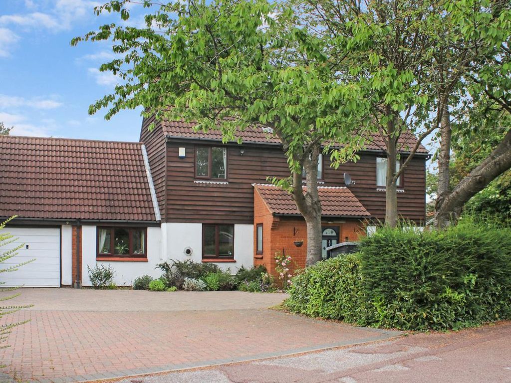 4 bed detached house for sale in Hadrians Drive, Bancroft, Milton