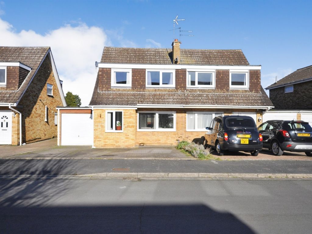 3 bed semidetached house for sale in Balham Close, Rushden NN10 Zoopla