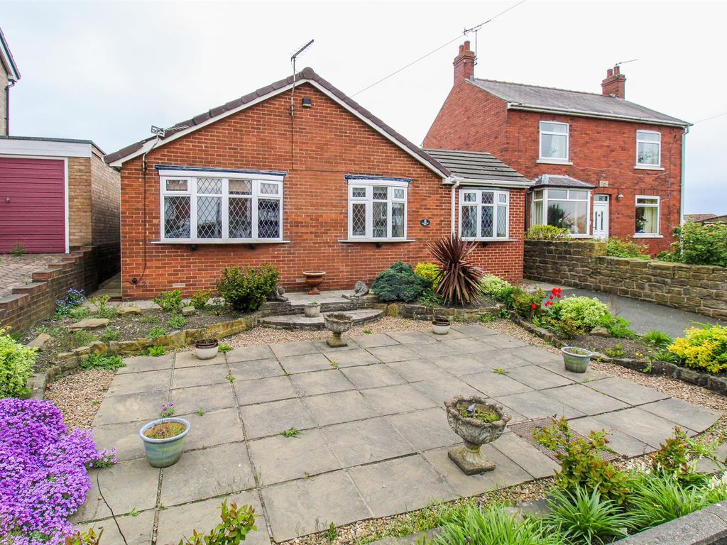 2 bed detached bungalow for sale in Royston Hill, East Ardsley