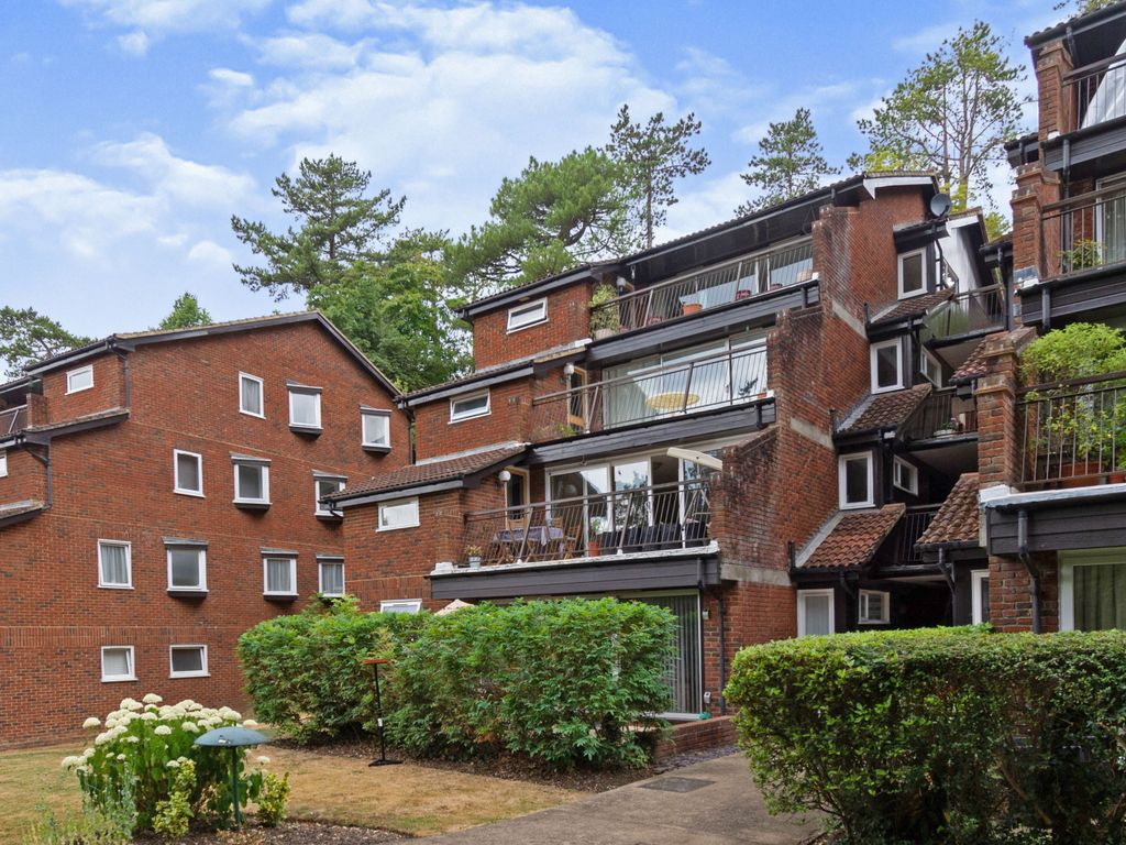 2 bed flat for sale in Southview Road, Warlingham CR6 Zoopla