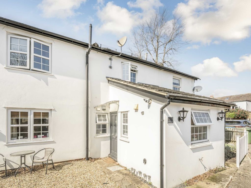 2 bed property for sale in Rushett Close, Thames Ditton KT7 Zoopla