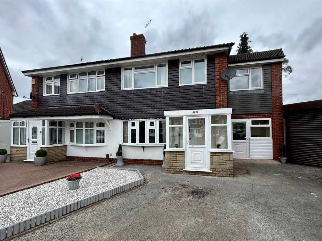 4 bed semidetached house for sale in Kelverley Grove, West Bromwich
