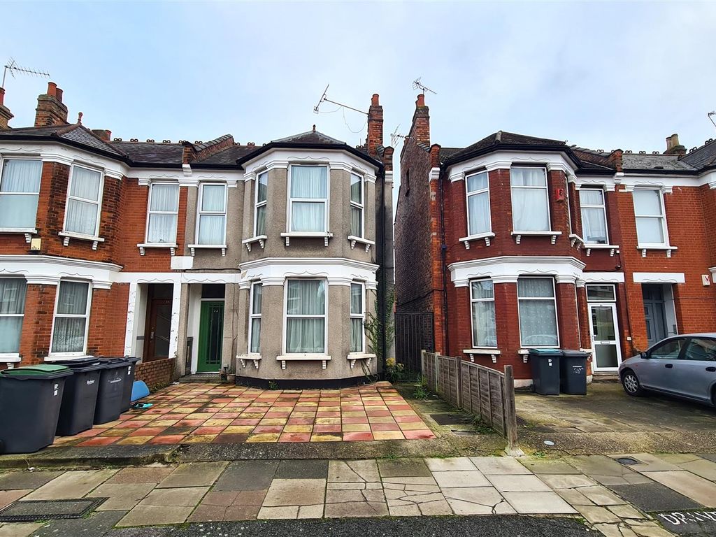 Studio to rent in Palmerston Road, Wood Green N22, £1,300 pcm Zoopla