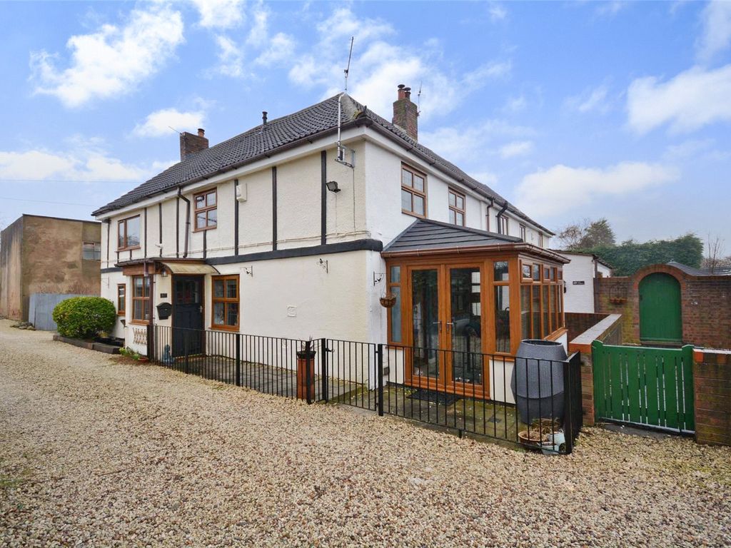 2 bed terraced house for sale in Low Common, Methley, Leeds, West Yorkshire LS26, £249,995 Zoopla