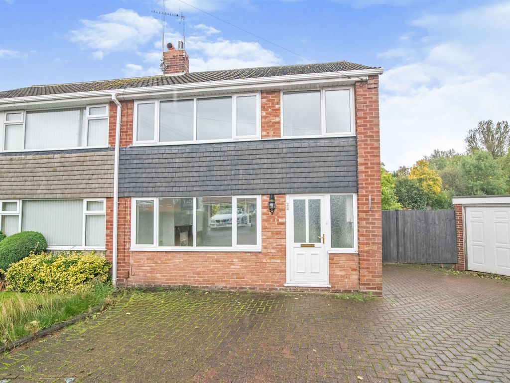 3 bed semidetached house for sale in Lynbrook Close, Dudley DY2 Zoopla