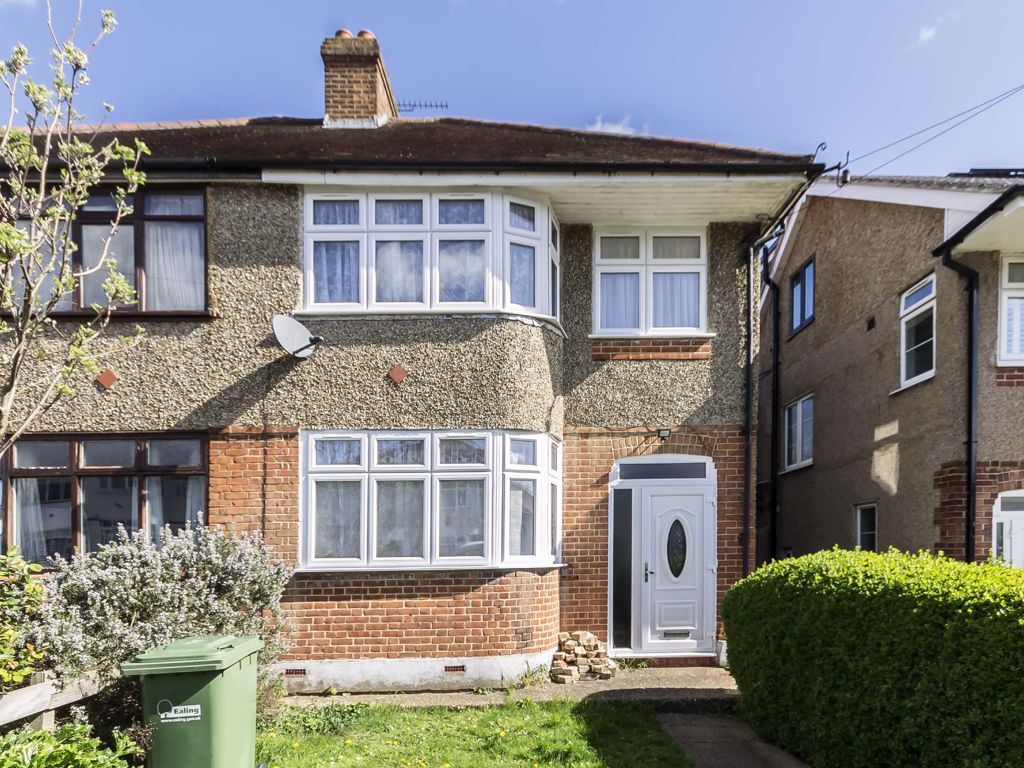 3 bed property to rent in Alderney Gardens, Northolt UB5 Zoopla