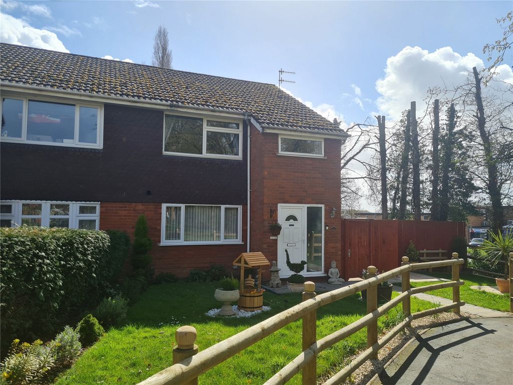 1 bed flat for sale in Falcon Close, Kidderminster DY10 Zoopla