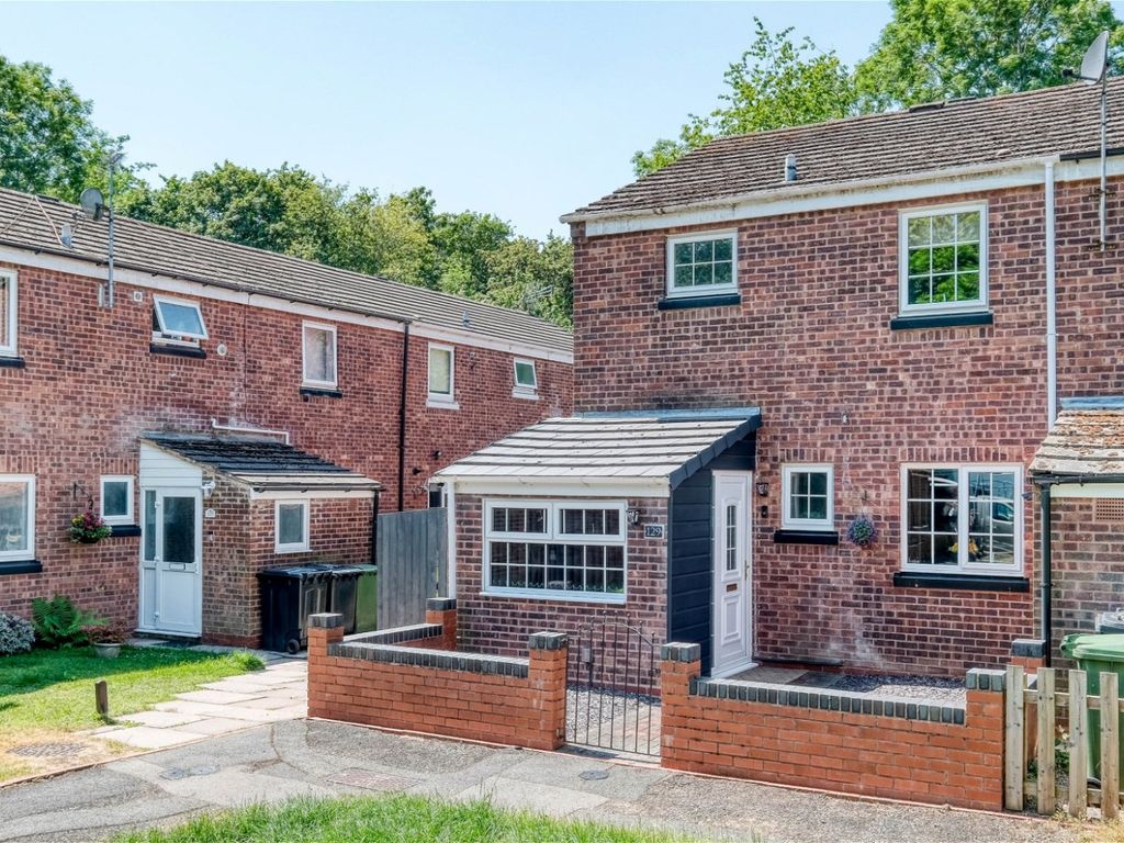3 bed end terrace house for sale in Northleach Close, Church Hill North
