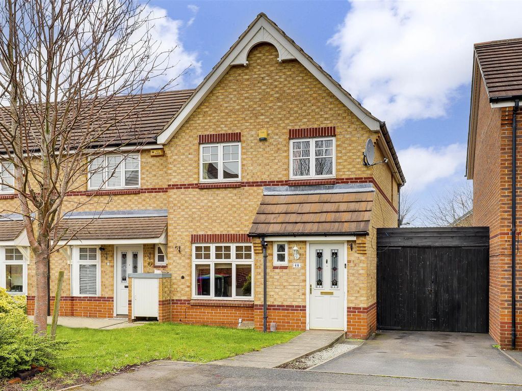 3 bed end terrace house for sale in Versailles Gardens, Hucknall