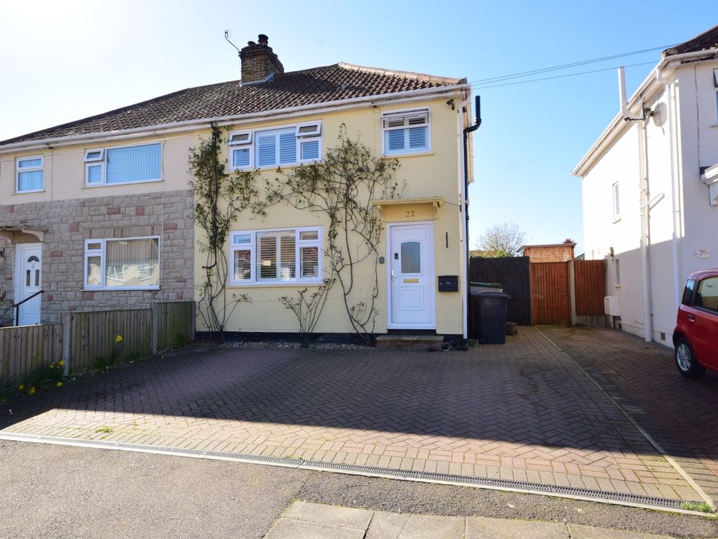 3 bed detached house to rent in Quern Road, Walmer, Deal CT14, £1,300