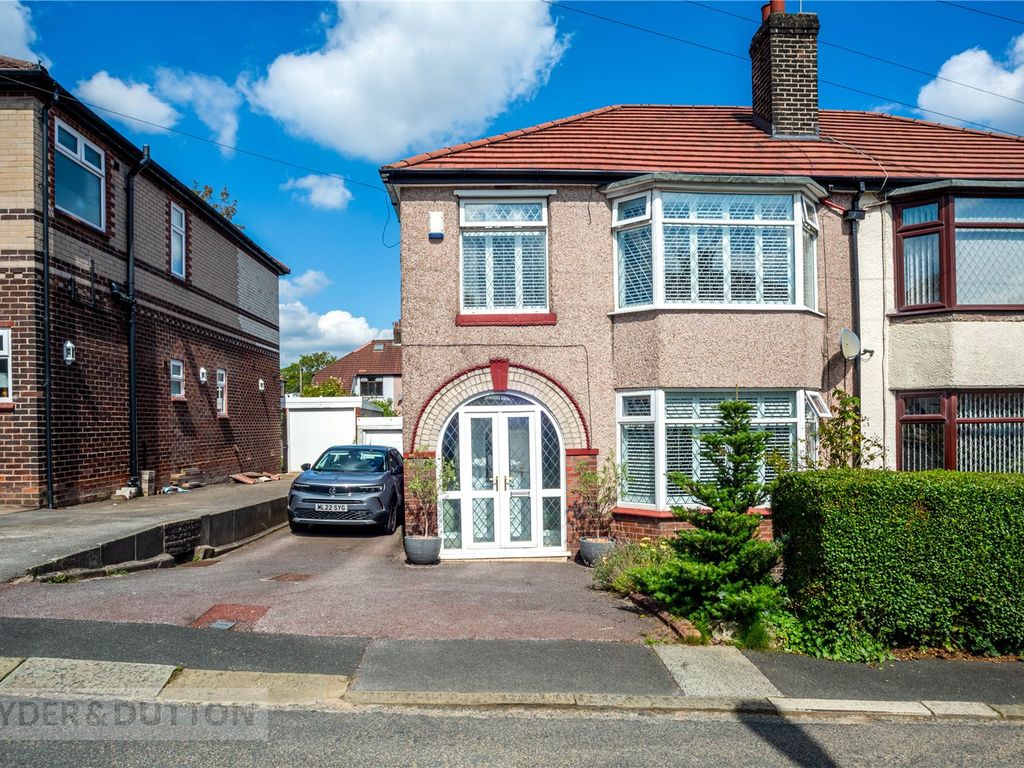 3 bed semidetached house for sale in Beech Walk, Alkrington, Middleton