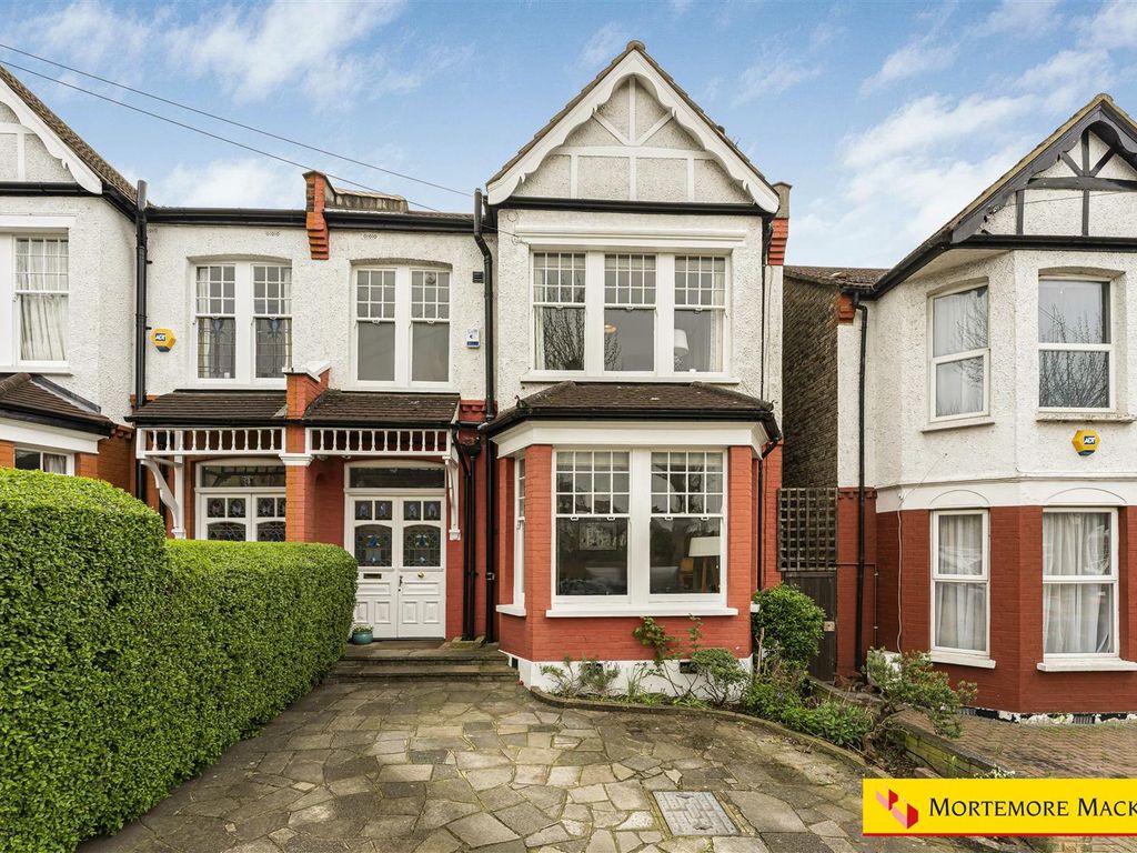 4 bed end terrace house for sale in Elmwood Avenue, London N13, £