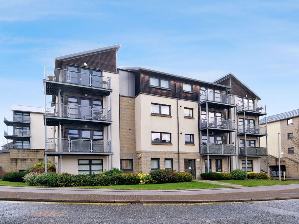 2 bed flat for sale in Hammerman Drive, Aberdeen AB24, £162,000 Zoopla