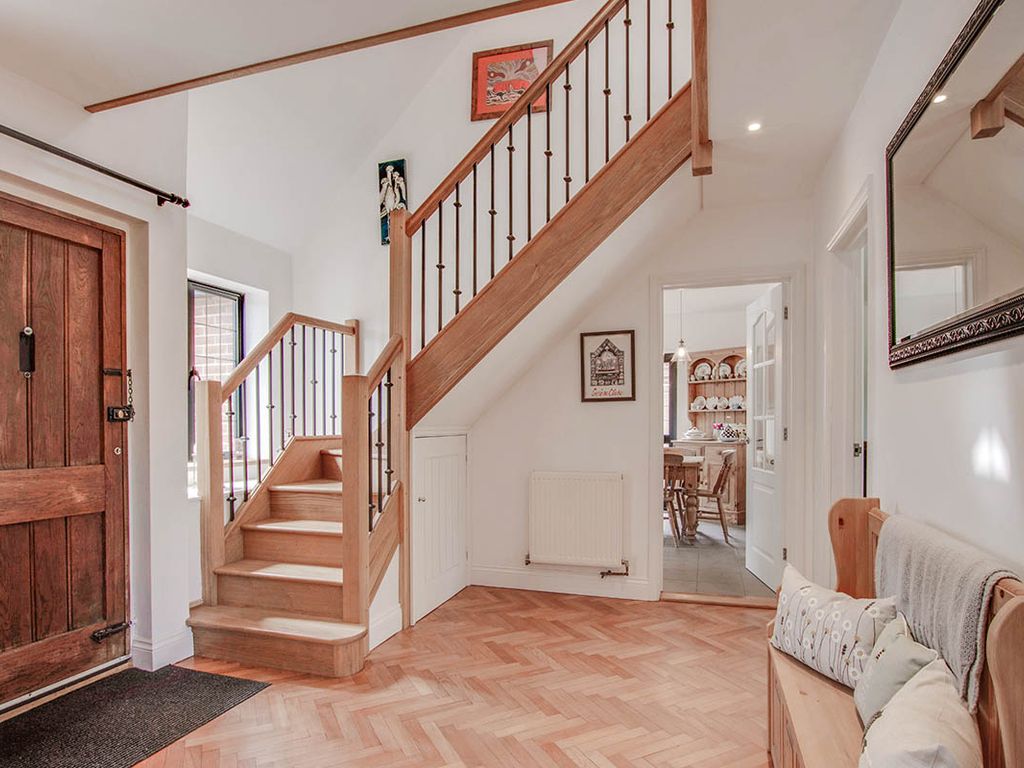 4 bed bungalow for sale in Dean Street, East Farleigh, Maidstone, Kent