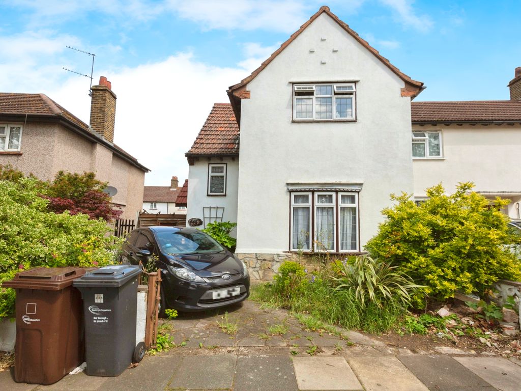 2 bed semidetached house for sale in Ripple Road, Barking IG11, £