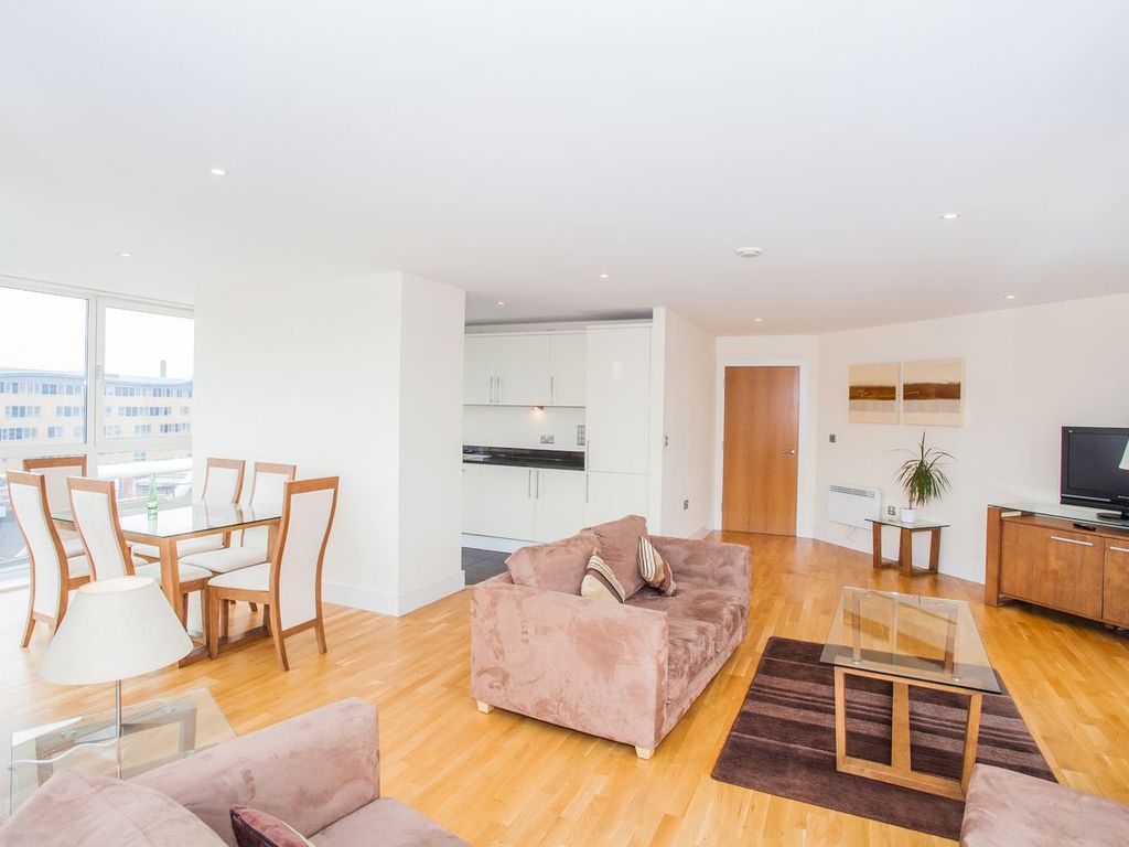 3 bed flat to rent in Drayton Park, London N5, £3,100 pcm Zoopla