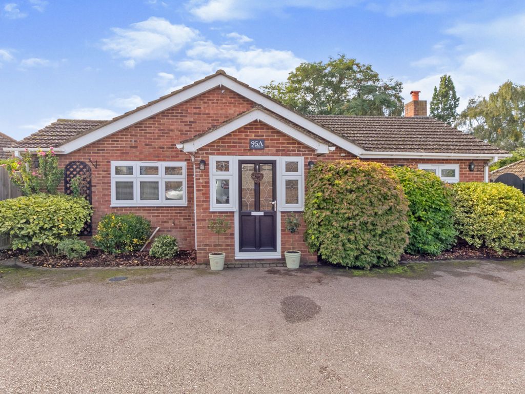 4 bed bungalow for sale in Hillary Road, Penenden Heath, Maidstone ME14