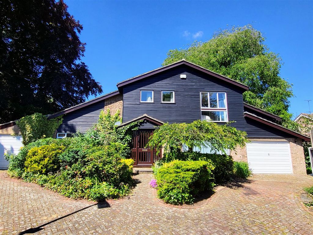 6 bed detached house for sale in Church Fields, Standon, Ware SG11, £