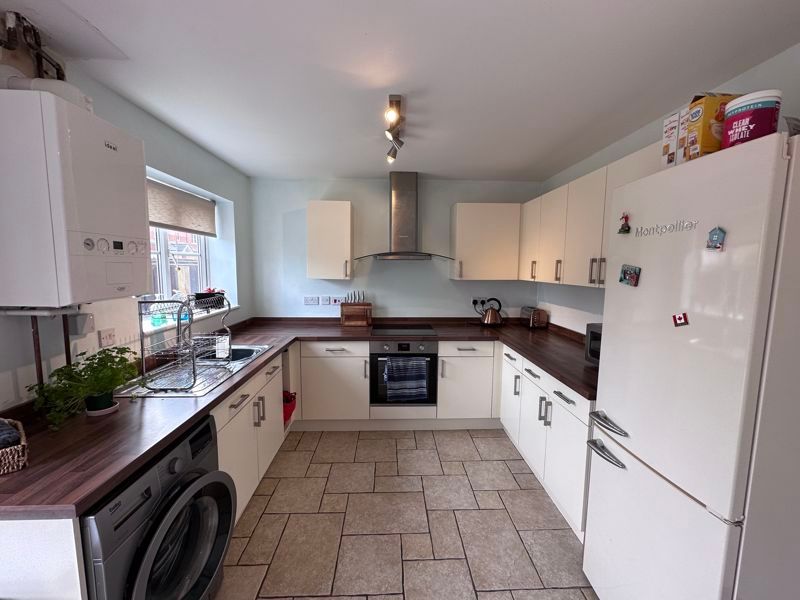 3 bed semidetached house to rent in Edgefield, Shiremoor, Newcastle