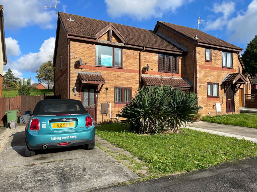 2 bed semidetached house to rent in Ffynon Y Maen, Pyle CF33, £775 pcm